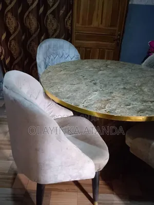 A 4seater Dining Seat