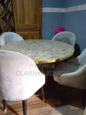 A 4seater Dining Seat