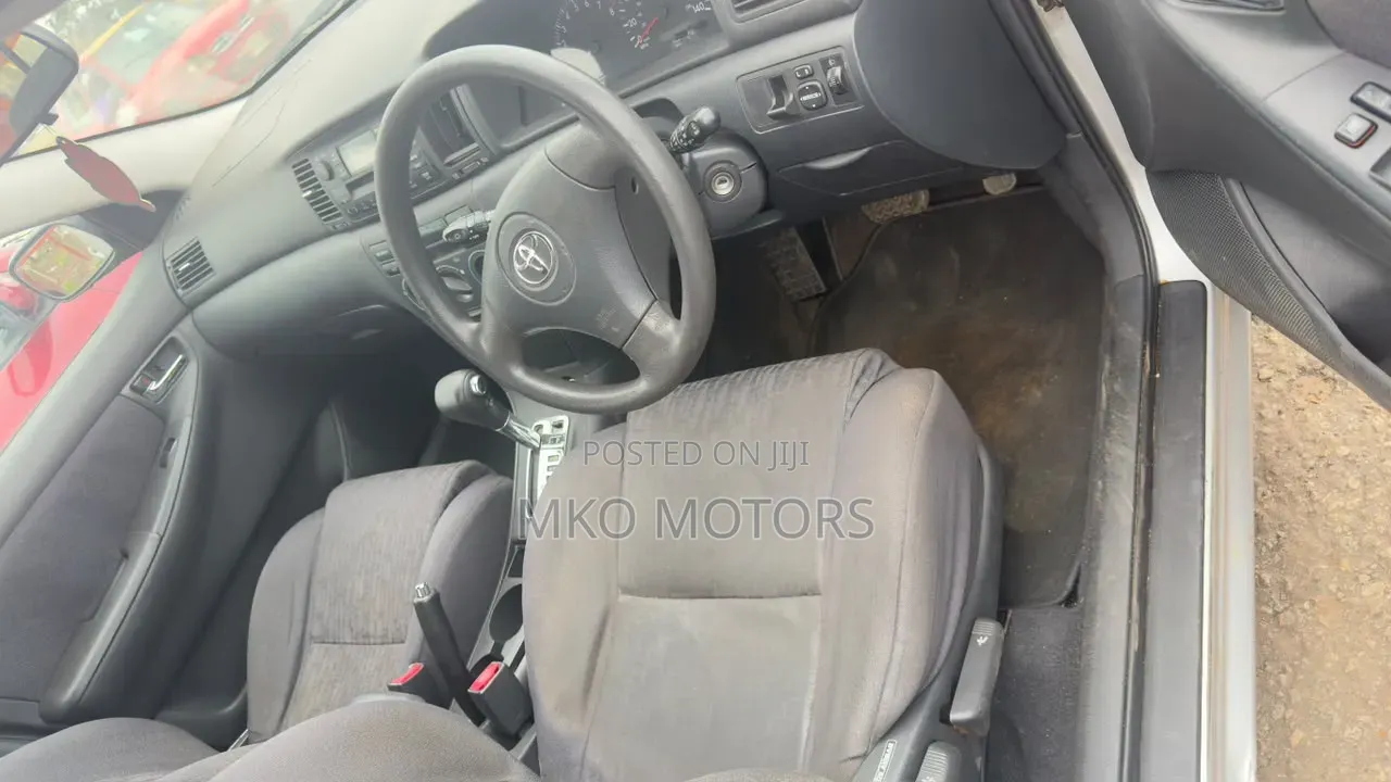 Toyota Corolla 2004 Silver