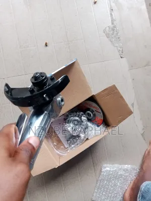 Pneumatic Derusting Machine
