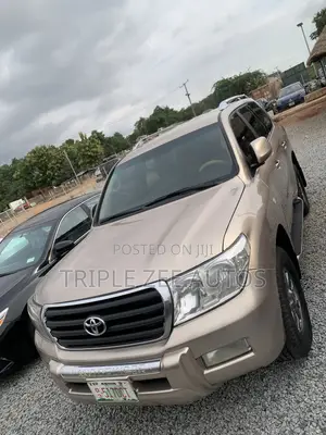 Toyota Land Cruiser 4.0 V6 GX-R 2010 Gold