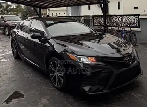 Toyota Camry SE FWD 2020 Black