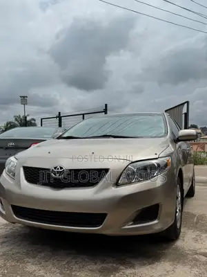 Toyota Corolla LE 4dr Sedan (1.8L 4cyl 4A) 2010 Gold