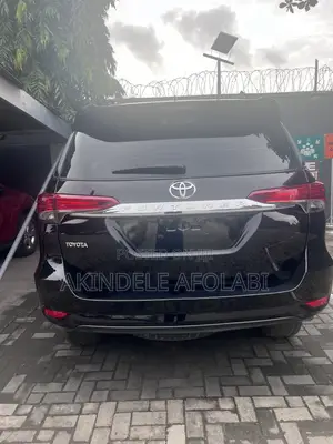 Toyota Fortuner 2.7 AWD 2018 Black