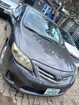 Toyota Corolla 2012 Gray