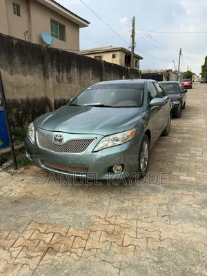 Toyota Camry LE 4dr Sedan (2.5L 4cyl 6AM) 2010 Green