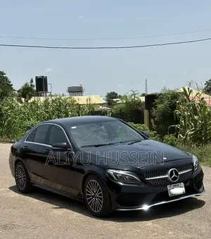Mercedes-Benz C300 2016 Black