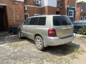 Toyota Highlander 2004 Gold