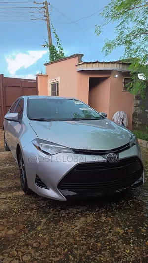 Toyota Corolla LE 4dr Sedan (1.8L 4cyl CVT) 2017 Silver