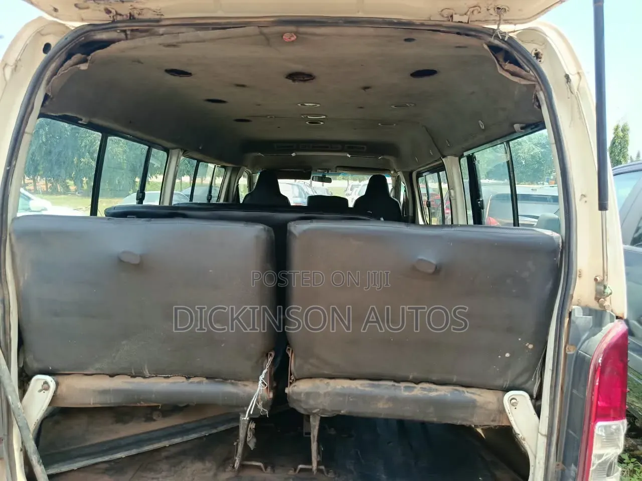 Toyota HiAce 2011 White