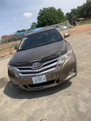 Toyota Venza V6 AWD 2010 Brown