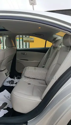 Lexus ES 2012 Silver