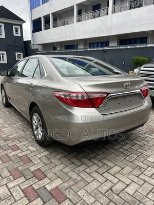 Toyota Camry LE 4dr Sedan (2.5L 4cyl 6A) 2017 Silver