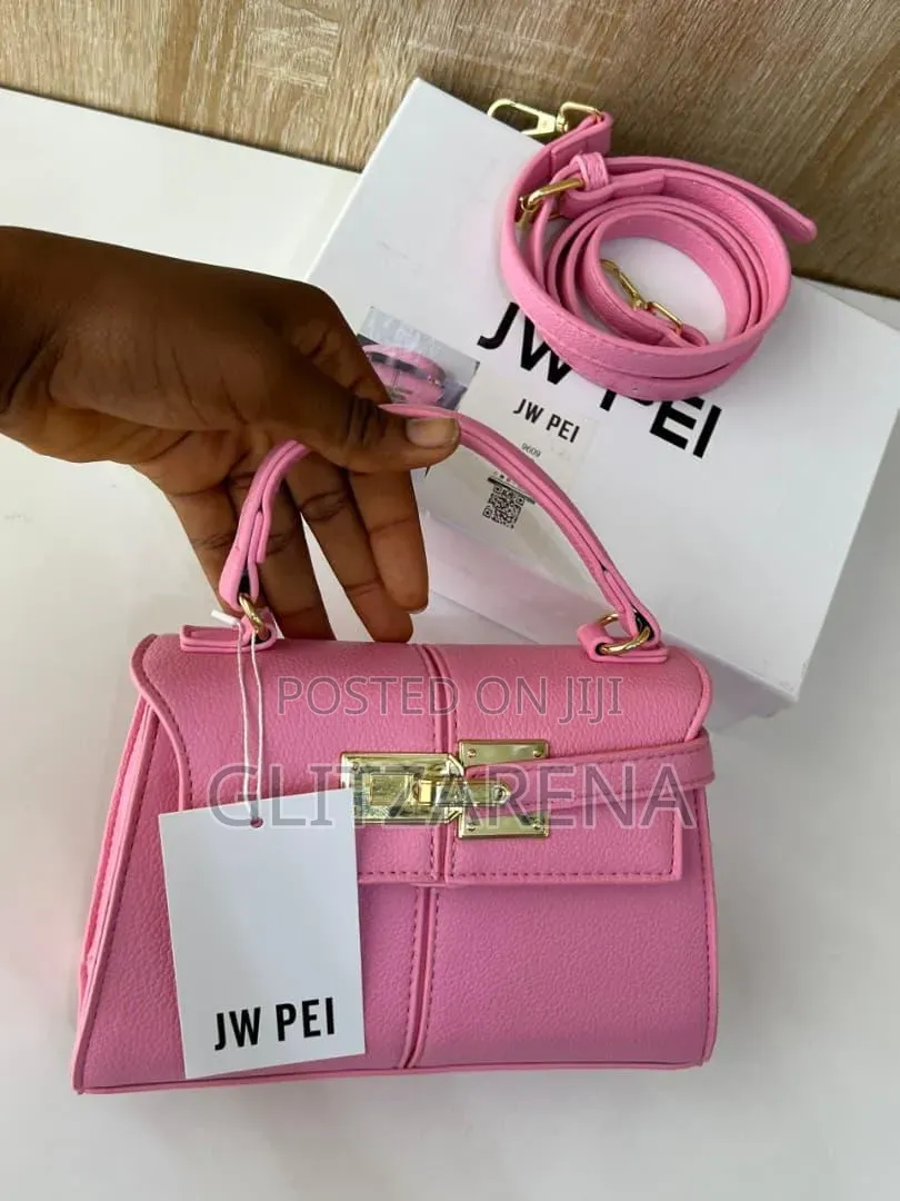 Glitz Arena Accessories