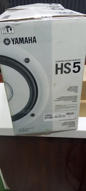 Yamaha HS5 Powered Studio Monitor