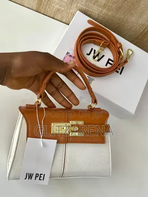 Glitz Arena Accessories