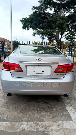 Lexus ES 2012 Silver