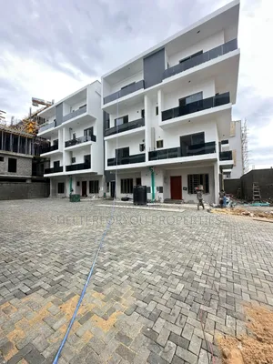 3bdrm House in Lekki Phase 1 for sale