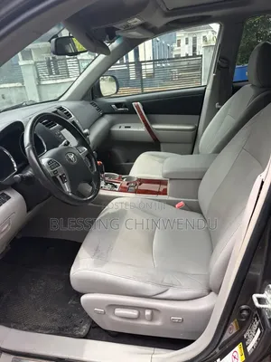 Toyota Highlander Limited 2012 Gray