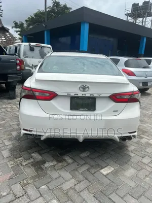 Toyota Camry 2018 White