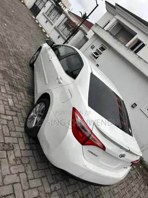 Toyota Corolla S Premium 4dr Sedan (1.8L 4cyl CVT) 2014 White