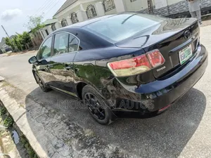 Toyota Avensis 2013 Black