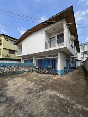 6bdrm Duplex in Abeokuta Street, Oba Akran for sale