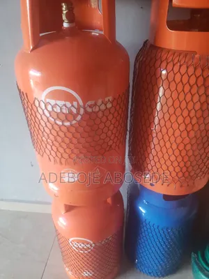 Cylinder and Gas