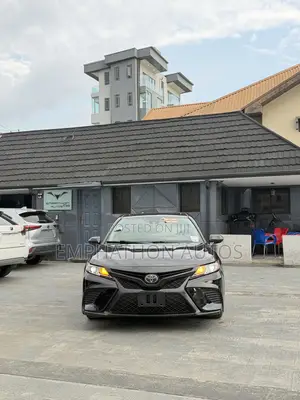 Toyota Camry SE (2.5L 4cyl 8A) 2019 Black