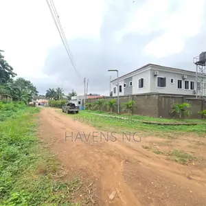 7bdrm Duplex in Agodi for sale