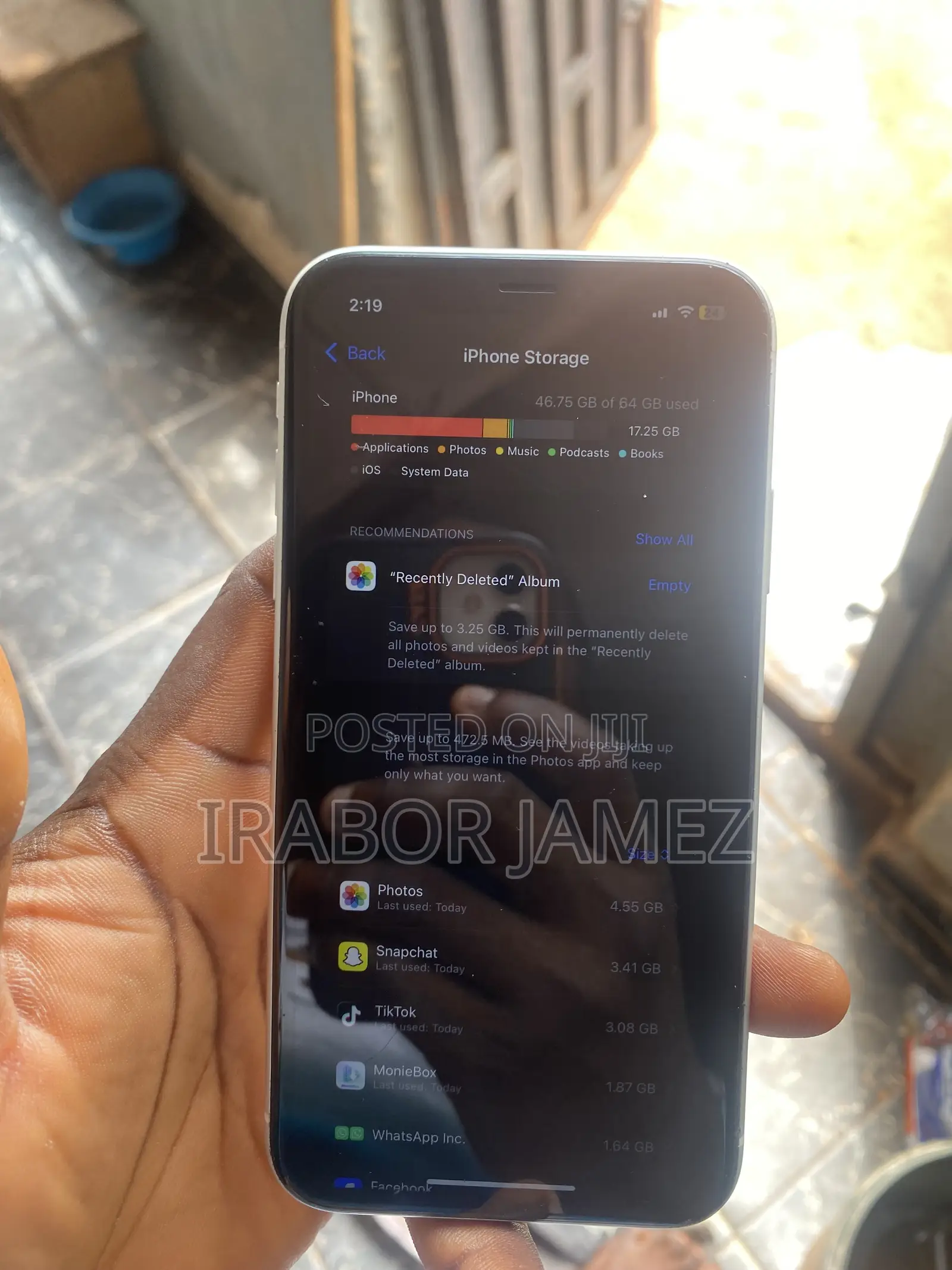 Apple iPhone XR 64 GB White