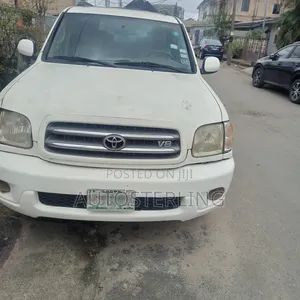 Toyota Sequoia 2004 White