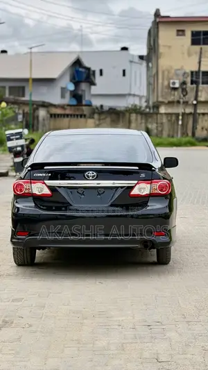 Toyota Corolla LE 4dr Sedan (1.8L 4cyl 4A) 2012 Black
