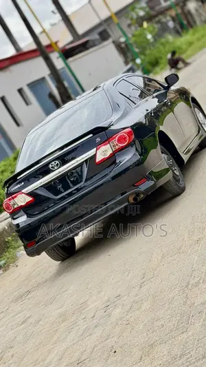 Toyota Corolla LE 4dr Sedan (1.8L 4cyl 4A) 2012 Black