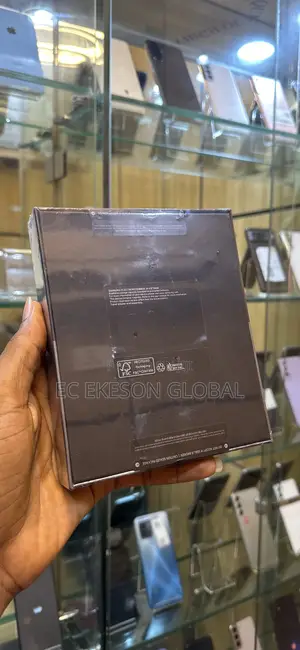 New Samsung Galaxy Z Fold4 256 GB Gold