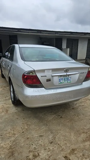 Toyota Camry 2005 Gray