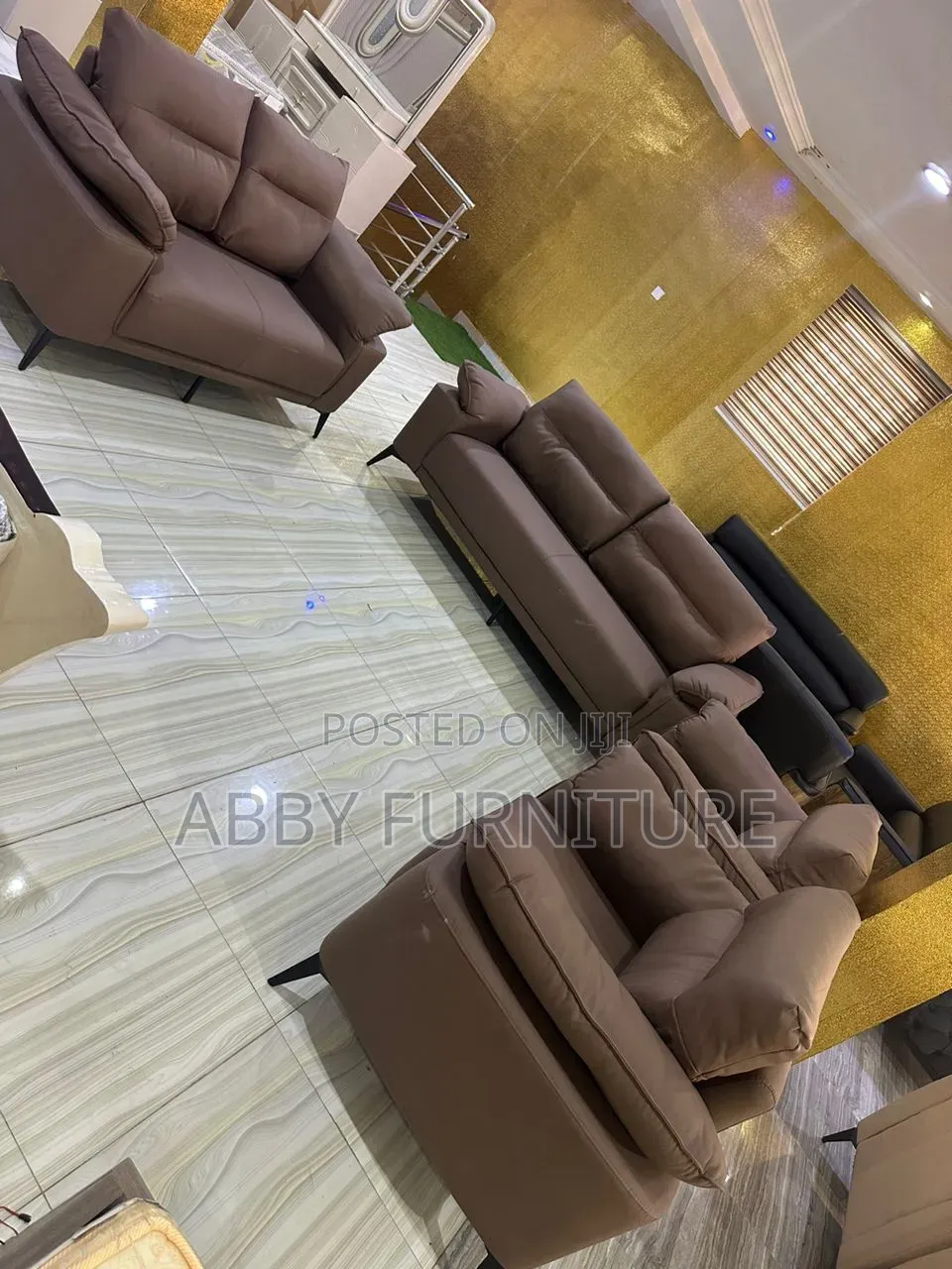 Luxury and Classic Leather Sofa