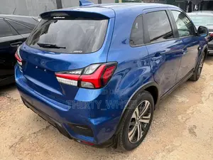 Mitsubishi Outlander 2020 Blue