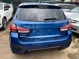 Mitsubishi Outlander 2020 Blue
