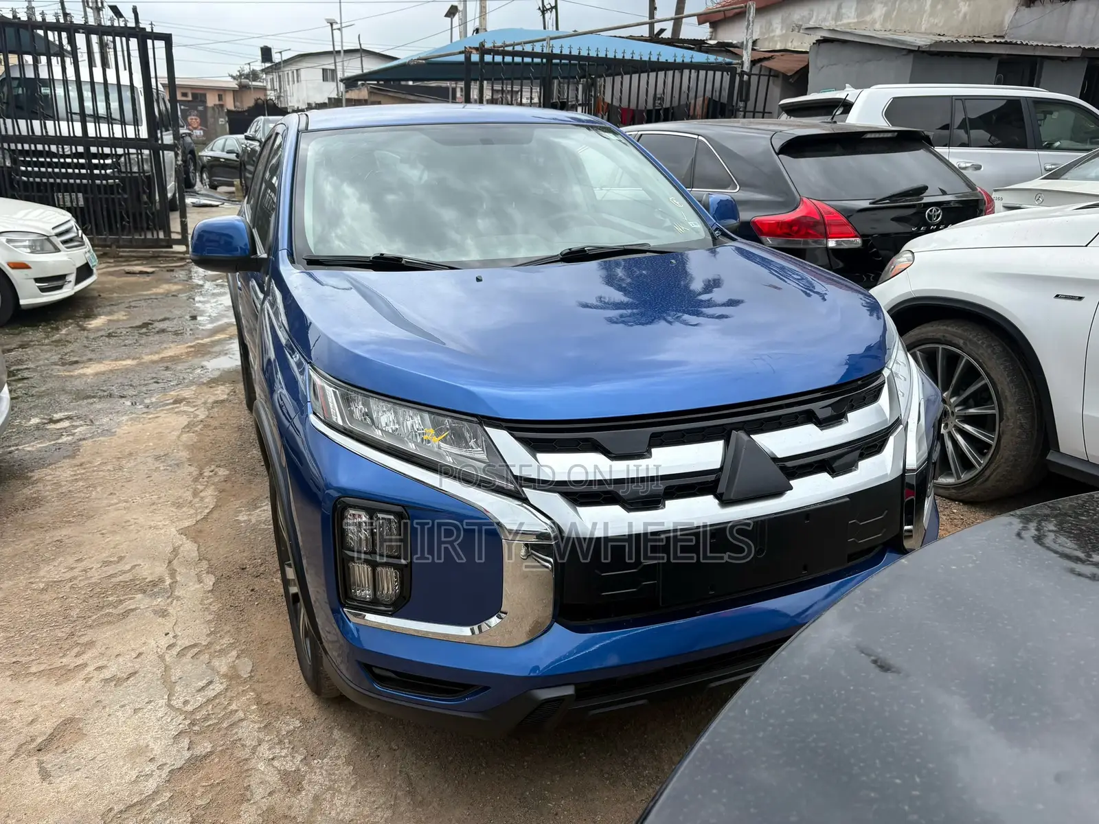 Mitsubishi Outlander 2020 Blue