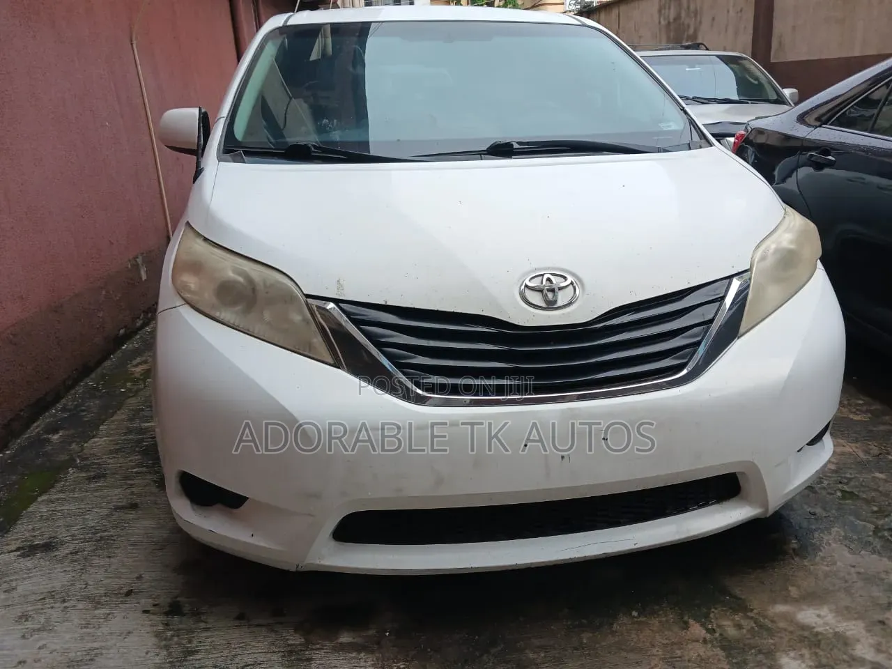 Toyota Sienna 2011 White