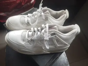 Air Jordan 4 Retro