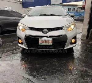 Toyota Corolla S 4dr Sedan (1.8L 4cyl CVT) 2015 Silver