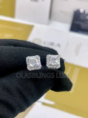 VVS Moissanite Diamond Unisex Earrings