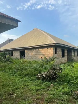 3bdrm House in Behind Modupe Estate, Ikirun for sale