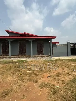 4bdrm Apartment in Apata for sale