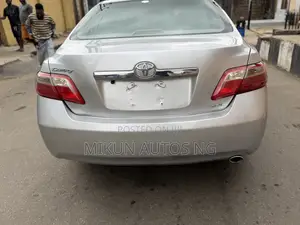 Toyota Camry XLE 4dr Sedan (2.4L 4cyl 5A) 2007 Silver