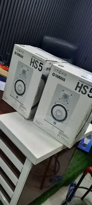 Yamaha HS5 Powered Studio Monitor