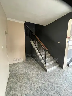4bdrm Duplex in Chevron for rent