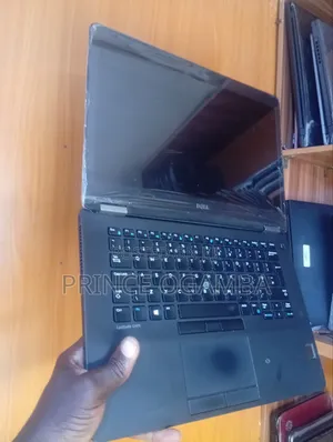 Laptop Dell Latitude E7470 8GB Intel Core i7 SSD 256GB